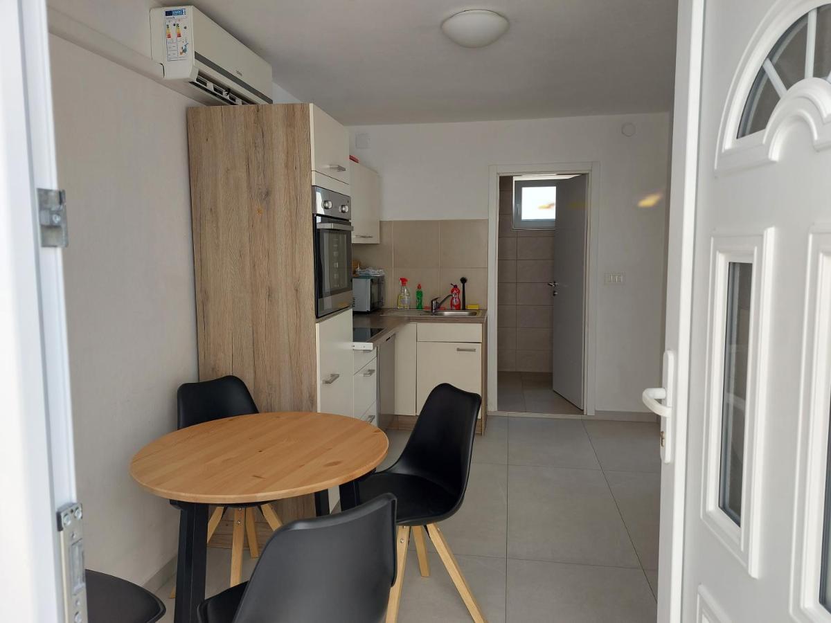 Apartmani Pavic Kustici Exterior photo